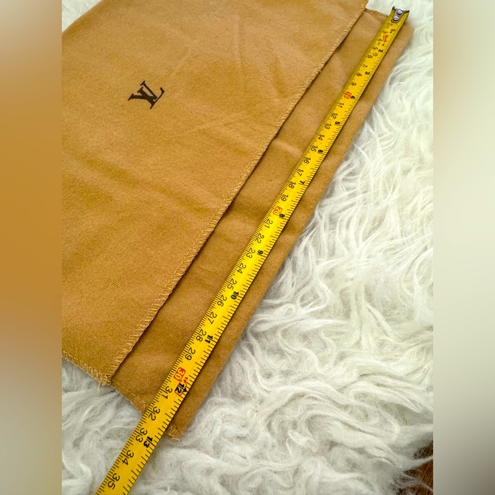 Louis Vuitton Tan Clutch dust bag - Picture 5 of 5